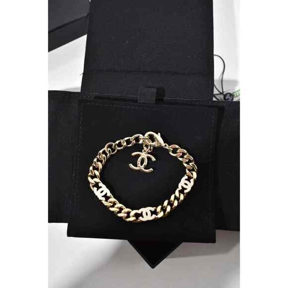 Chanel 22S Gold Chain Link Interlocking CC White Adjustable Runway Arm Bracelet - Picture 6 of 16